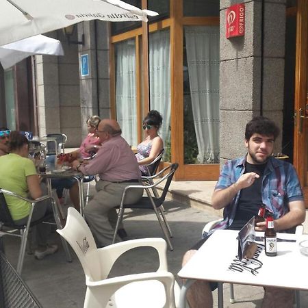 Hostal Galicia Figueres  Exteriör bild