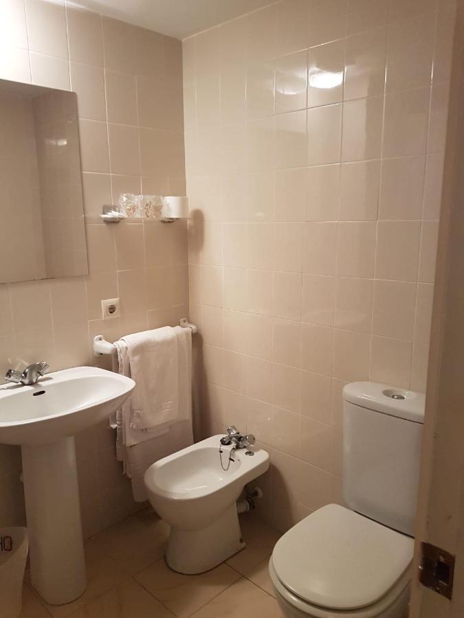Hostal Galicia Figueres  Exteriör bild